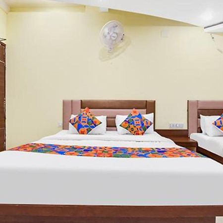 Fabexpress Poonam Palace Ahmedabad Exterior photo