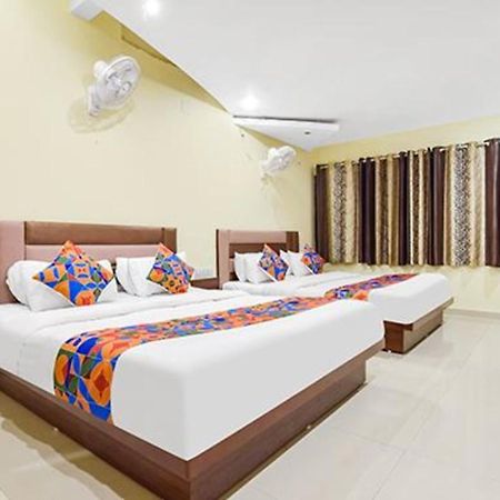 Fabexpress Poonam Palace Ahmedabad Exterior photo