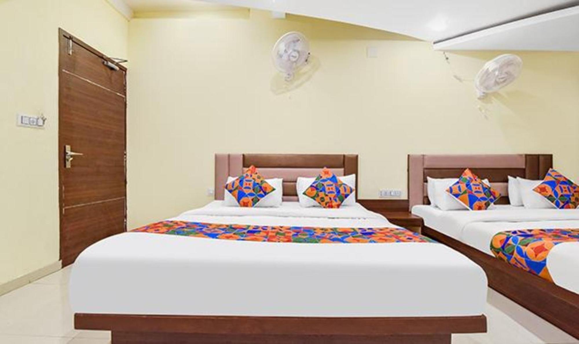 Fabexpress Poonam Palace Ahmedabad Exterior photo