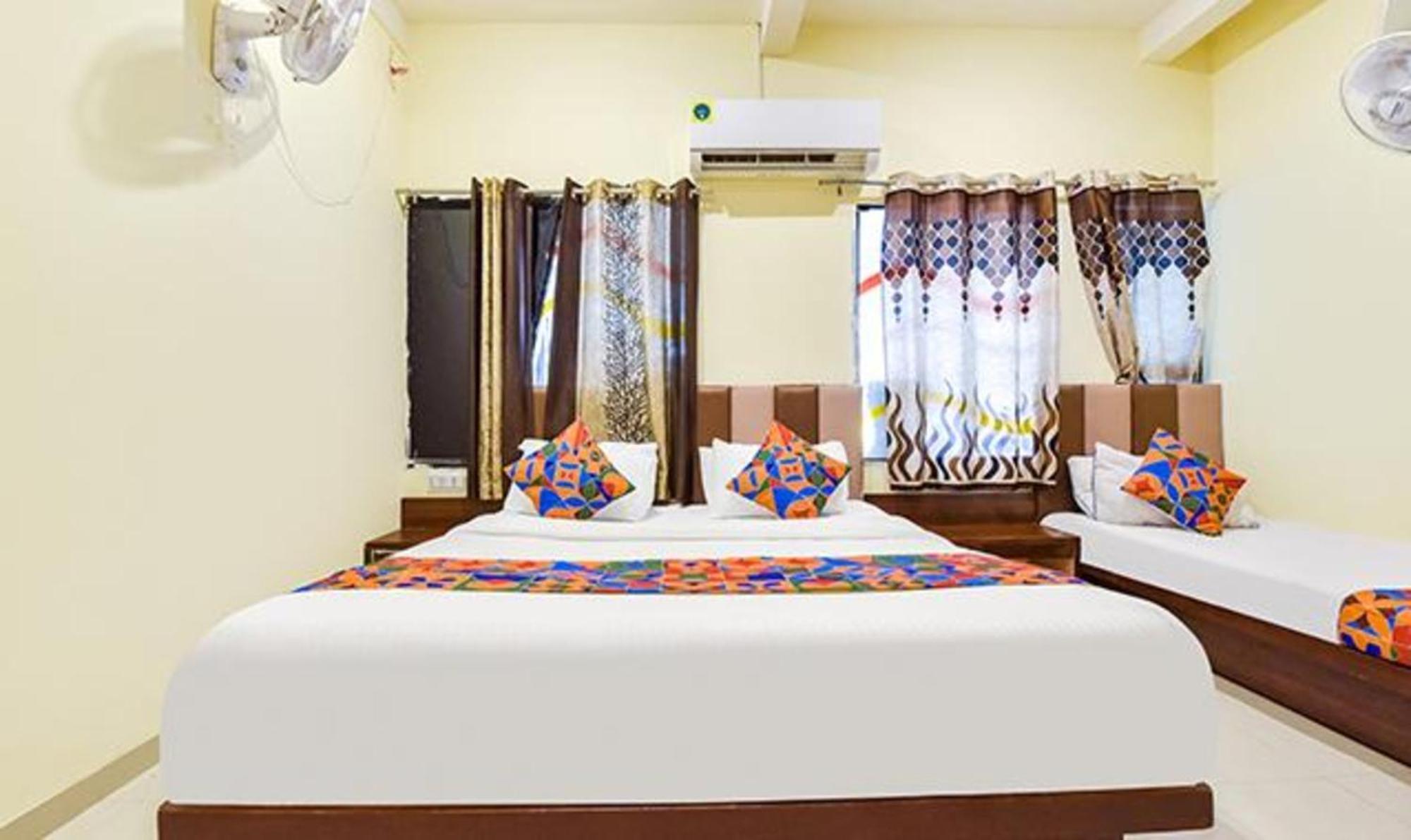 Fabexpress Poonam Palace Ahmedabad Exterior photo